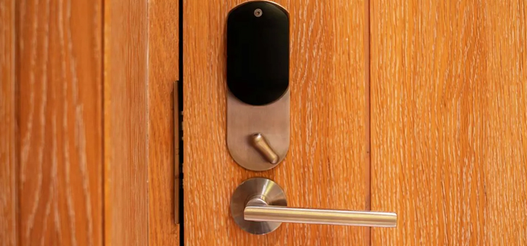Automatic Locking Door Knob Ione
